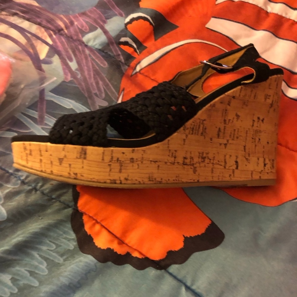 Shoes - Picture 5 of 7